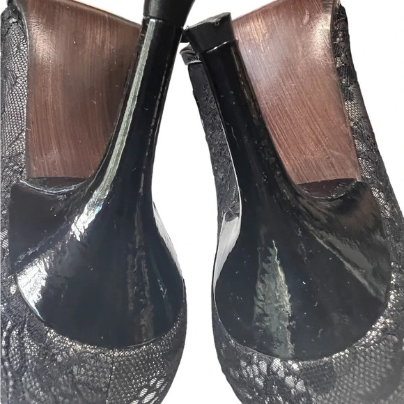 Stuart Weitzman Silver Peep toe Pumps with Black Lace Overlay - Picture 9 of 11